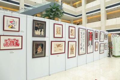 剪纸、麦金画、面塑、微雕…非遗传承人抗疫作品在深圳博物馆展出